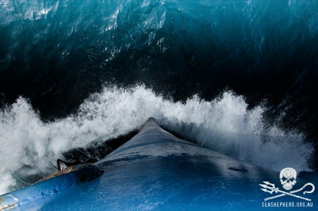 131221-EM-Steve-Irwin-Crashing-Through-Electric-Blue-Southern-Ocean-0020020011481